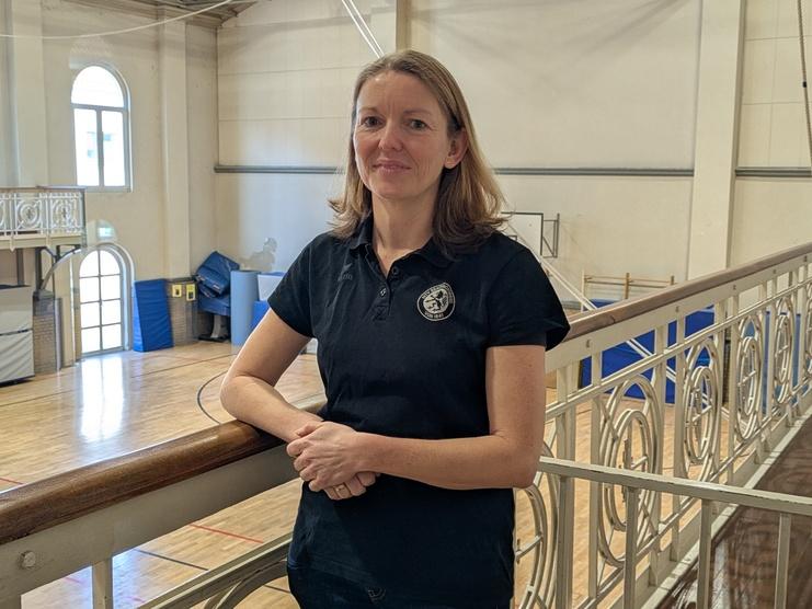 Hier siehst du unsere Mitarbeiterin Christiane Bartel.